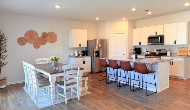 Fantastic 4-bedroom house with AC in vibrant Nashville