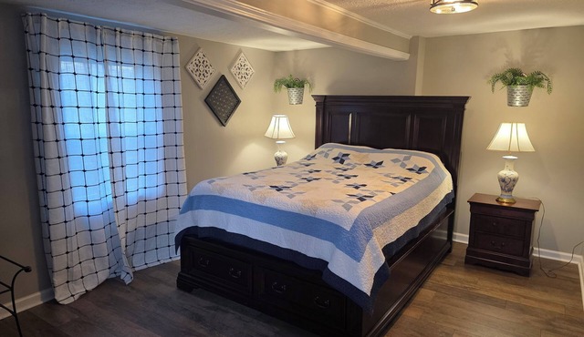 Fantastic 4-bedroom farmhouse with AC in charming Winchester