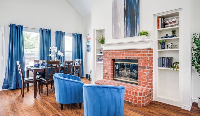 Fantastic 4 King Bed : Pool Table : Perfect Location