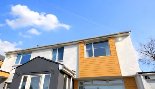 Fantastic 5-bedroom in Morley, Leeds perfect for large groupsnGames room