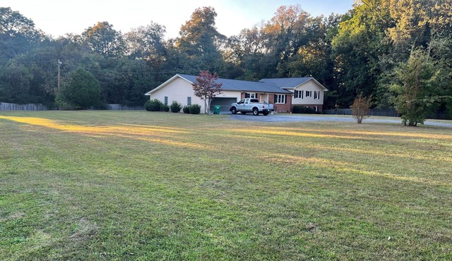 Fantastic 6-bedroom house with AC in Byron GA