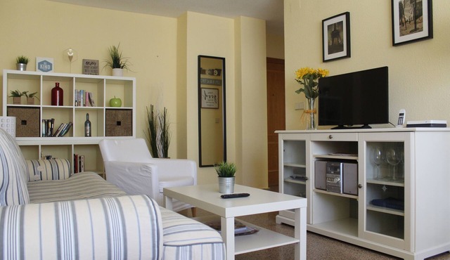 FANTASTIC APARTMENT ON THE BEACH TO REST .