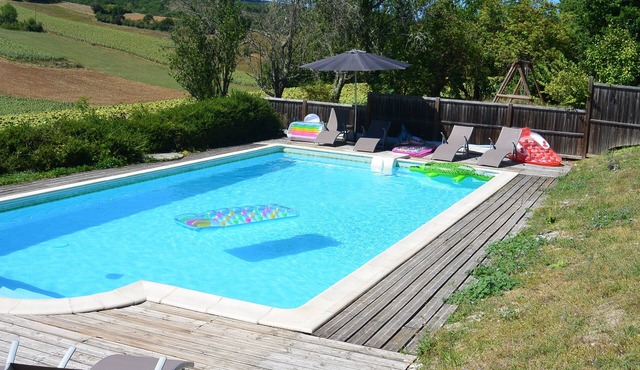 Fantastic barn conversion near Cordes sur Ciel with 4 bedrooms and pool