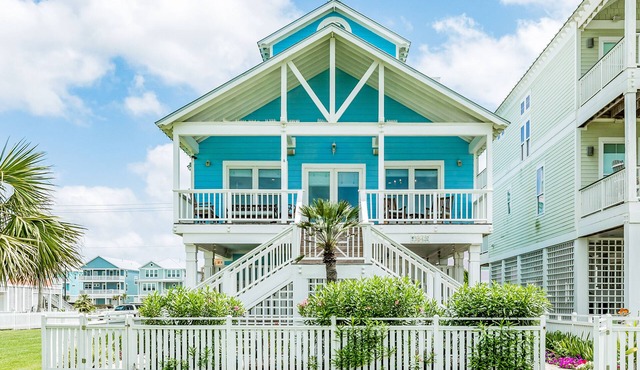Fantastic coastal oasis with multiple decks, easy beach access, & enclosed yard