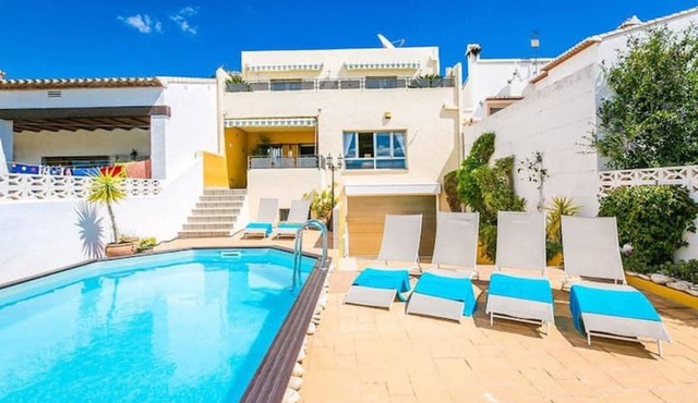 Fantastic Costa Blanca Home, With a Private Pool and Full Aircon. Sleeps 12