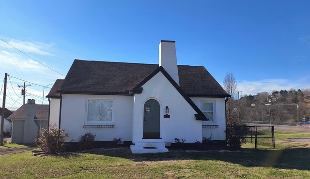 Fantastic cottage located within walking distance from charming old town Clinton