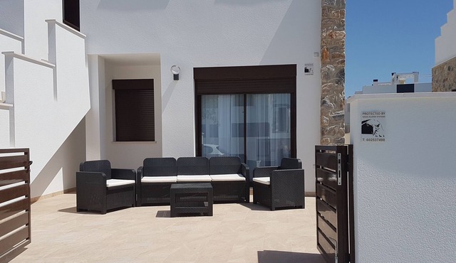 Fantastic 3 bedroom ground floor apartment, Torre de la Horadada (TH006)