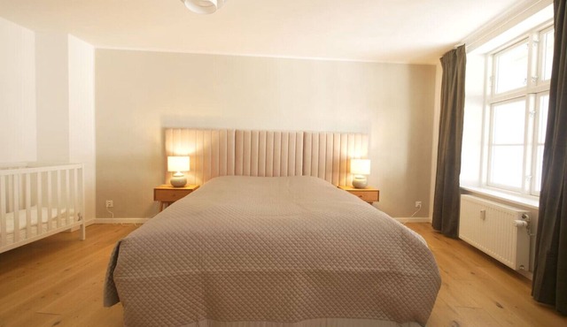 Fantastic family & friends apartment with 5 BR.