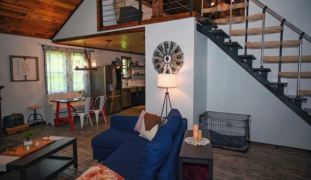 Fantastic Farmhouse with all the old world charm and modern amenities. Close to Murphy and Casino