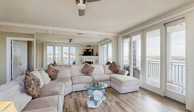Fantastic Fifth-Floor Vacation Retreat Overlooking Bay & Marina w/Free WiFi, W/D