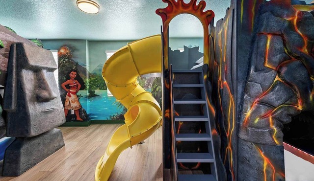 Fantastic Fortress | Huge estate w/grand amenities - near biggest theme parks