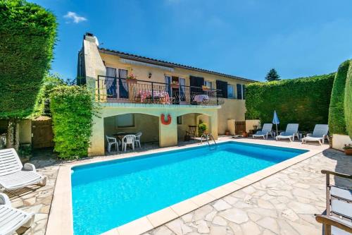 Fantastic Four Bed Family Home