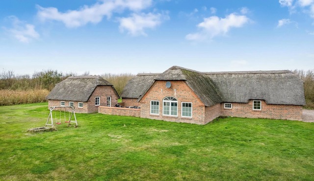 Fantastic holiday home with pool and spa for 20 people.