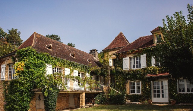 Fantastic holiday home with a private pool and wonderful views of the Dordogne