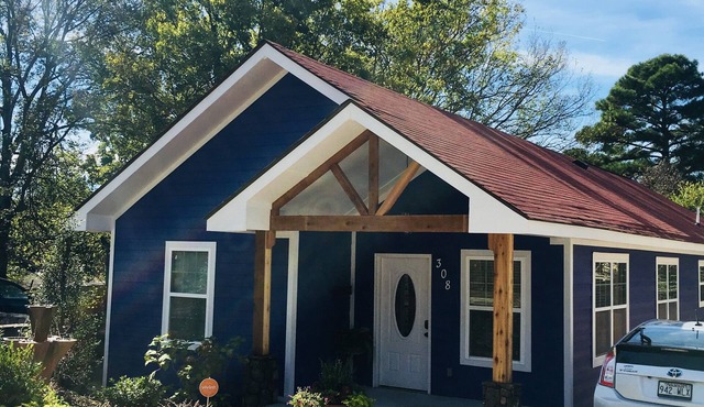 Fantastic house between Hillcrest neighborhood and Downtown LR