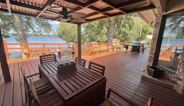 Fantastic House in Lake Welsh, lake activities, Internet, Pet friendly