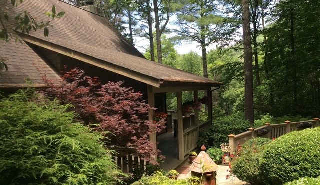 FANTASTIC HOUSE with lots of amenities and Excellent reviews