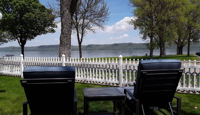 Fantastic Large Home Right On Beautiful Lake Pepin!