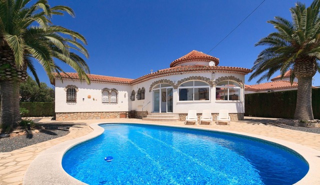 Fantastic Mediterranean Villa with Pool · VILLA DORADA