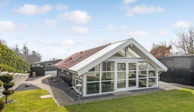 Fantastic modern vacation home, only 300 meters from the beach and the sea.