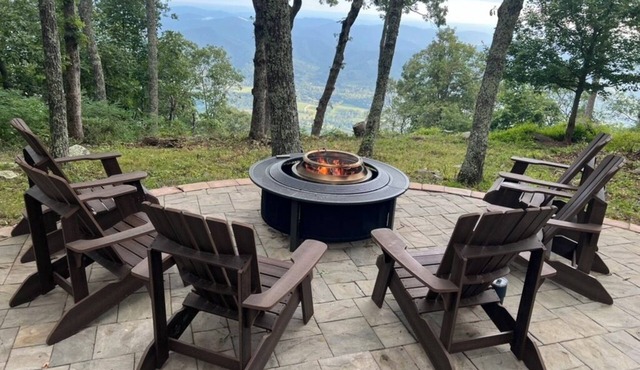 Fantastic Mountain & Valley Views! Top of the Mountain & Close to the Resort!