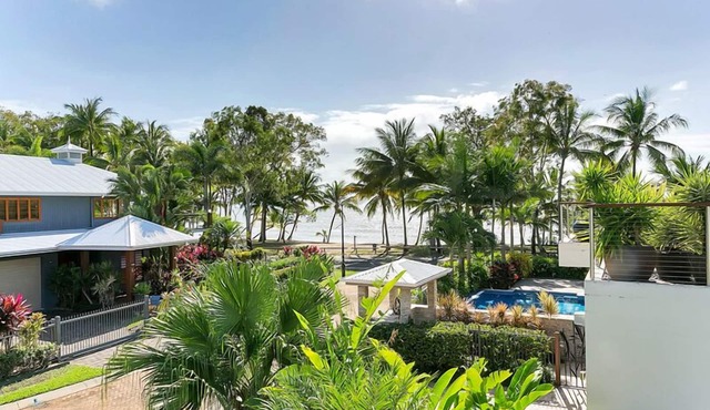 Fantastic ocean and beach view holiday house.