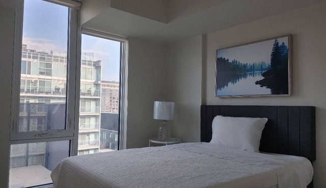 Fantastic one bed plus one den condo near Yorkdale mall and Wilson subway