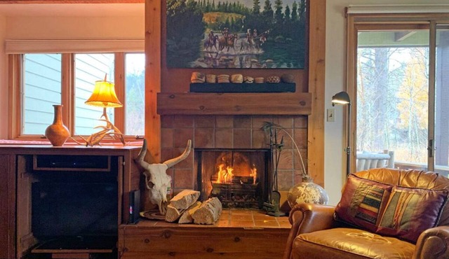 Fantastic One-Bedroom Condo with Great Deck.