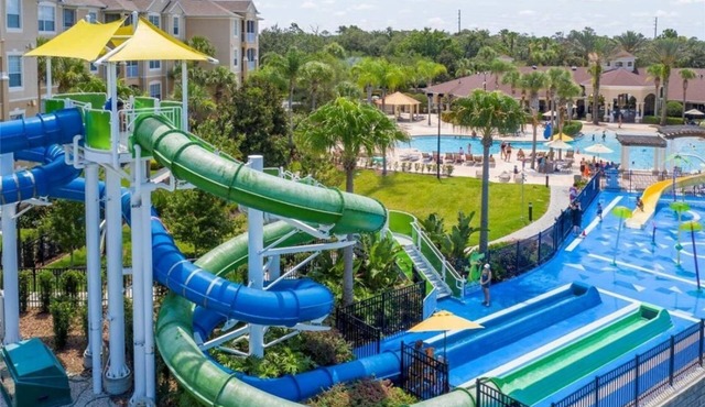 Fantastic Pool & Free Water Park only Minutes to Walt Disney Worlds Front Gate!