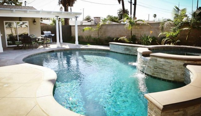 Fantastic Pool/Jac Home: 4 EnSuites, Walk 2 Disney