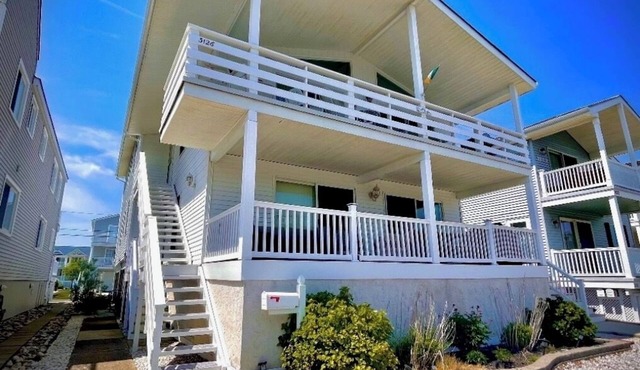 Fantastic - Renovated Ocean City Getaway-Perfect for monthly winter rental!