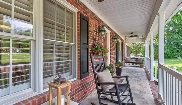Fantastic residential home with big backyard