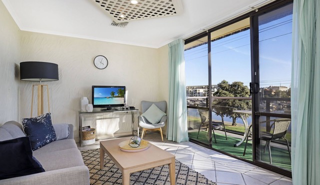 Fantastic Riverview Balcony 2Bdrm | Glenelg North