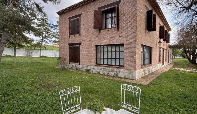 Fantastic Rural House: 300m2, 7 double rooms (up to 18 guests), Garden1100m2