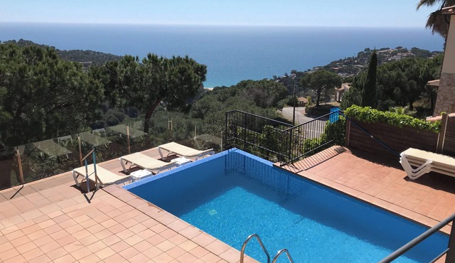 FANTASTIC SEA VIEWS