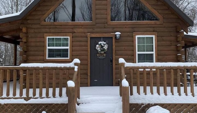 Fantastic Secluded Cabin with Fire Pit and Hot-tub in Campbellsville, Kentucky