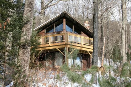 Fantastic Secluded Cabin with Nice Sights in North Creek, New York