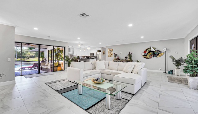 Fantastic single family-home conveniently located near everything!