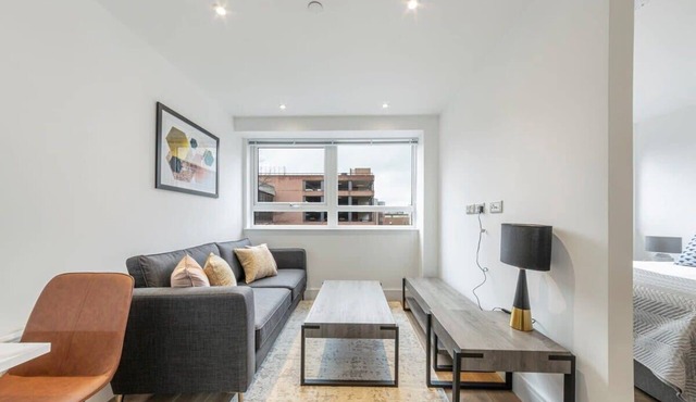 Fantastic Studio in East Grinstead