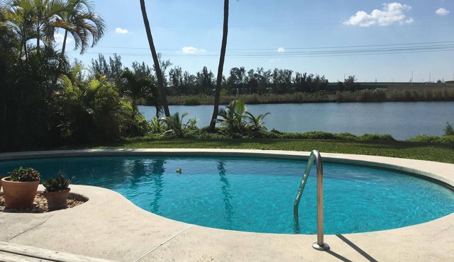 Fantastic Vacation House on Private Lake in Fort Lauderdale