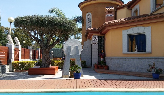 Fantastic vacation home, Large private pool, Free Wifi