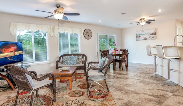 Fantastic vacation home with large lanai, private washer/dryer, and WiFi