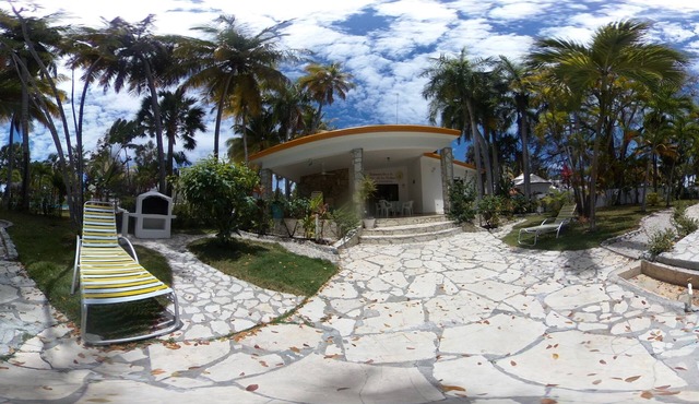 Fantastic vacation home with access to the Caribbean Sea!