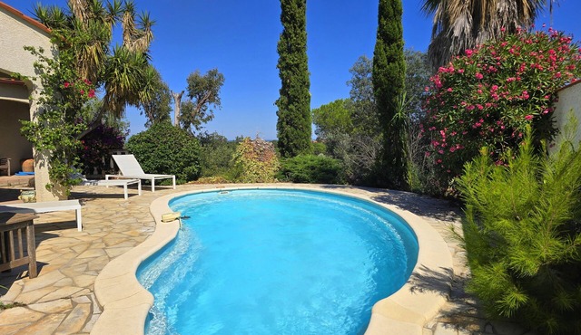 Fantastic villa with pool & view * 4 Stars rated by official Gites de France