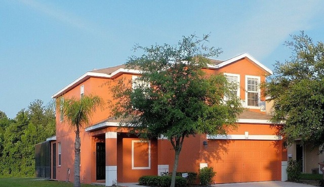 Fantastic villa, 12 mins to Disney with private pool, wi-fi, games room.