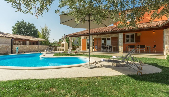 Fantastic villa up to 12 persons with sea view.