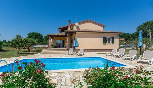 Fantastic villa with private pool, table tennis, baby bed, dog-friendly