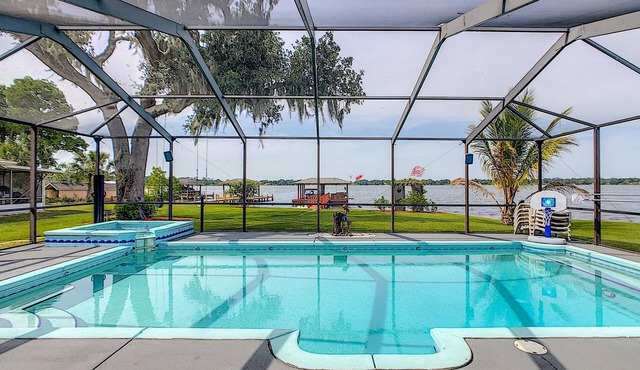 Fantastic Water Front Home on the Chain of Lakes