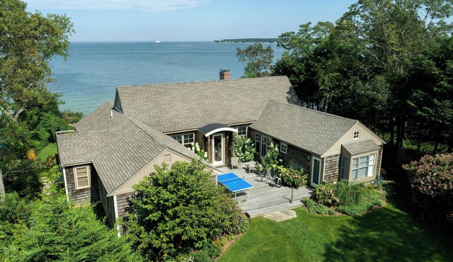 Fantastic Waterfront Private Beach & Dock on West Chop