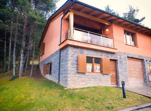 Fantastica casa a la Molina amb jardí en plena natura